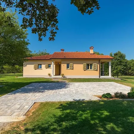 Soffio Daria Holiday home Santalezi